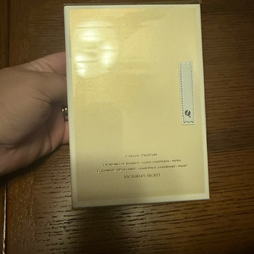 Victoria's Secret Angel Gold 1.7 oz perfume - Picture 2 of 3